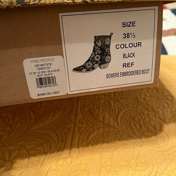 SOLD!!!   FREE PEOPLE BOWERS EMBROIDERED CALF BOOTS 👢 NWB sz 9 - Picture 2 of 2